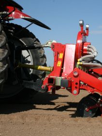 Kverneland Miniair Nova pneumatic precision seed drill for a large variety of natural, coated or pelleted seeds