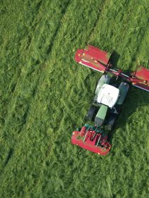 Kverneland 5087 MN, butterfly combination resulting in time and fuel efficiency