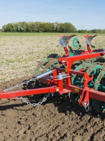 Packers - Double Trailed Soil Packer, operating environment friendly and efficient on field