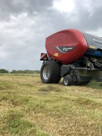 Fixed Chamber Round Balers - Kverneland 6500 F, full roller with high performance for heavy silage conditions