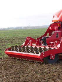Power Harrows - Kverneland H series, robust medium sized but effective in most conditions