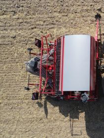 Kverneland e-drill maxi pluss, combined grain and fertilizer model