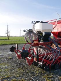 Kverneland e-drill maxi pluss, combined grain and fertilizer model