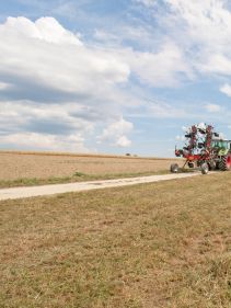 Tedders, Trailed - VICON FANEX 904C - 1124C, purpose-built for smaller tractor but will also operate with larger ones