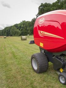 Fixed Chamber round balers - VICON RF 4225, maximal capacity in all crop conditions, the system ensures maximal bale rotation