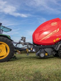 Variable Chamber Baler-Wrapper combinations - Kverneland 6716-6720 Plus FlexiWrap, operating cost efficient and providing high outputs on field