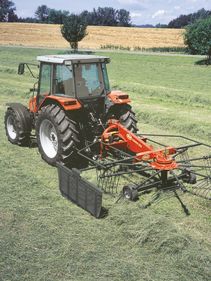 Single Rotor Rakes - VICON ANDEX 323-353-394-424T-434-474T, designed for low power tractors, but still provides great working width