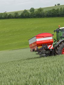 Disc Spreaders - Vicon RotaFlow RO-EDW GEOSPREAD, operating effectively and precise during field operation