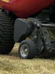 Fixed Chamber round balers - VICON FIXBALE 500, specialist baler for heavy silage conditions with low power requirments for efficient operation