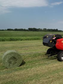 Fixed Chamber round balers - VICON FIXBALE 500, specialist baler for heavy silage conditions with low power requirments for efficient operation