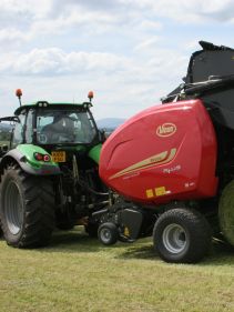 Variable Chamber round balers - VICON RV 5216 - 5220 PLUS, high performance during field operation