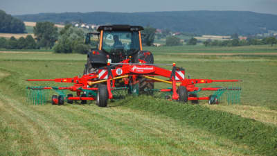 KVERNELAND 9464 C - 9472 C - 9472 C HYDRO - 9476 C, strong frames and cost efficient with CompactLine maintenance-friendly gearbox