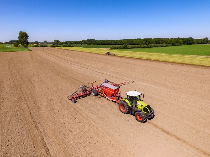 Kverneland DG2 High Capacity Pneumatic Seed Drill, superior depth control and high performance on field