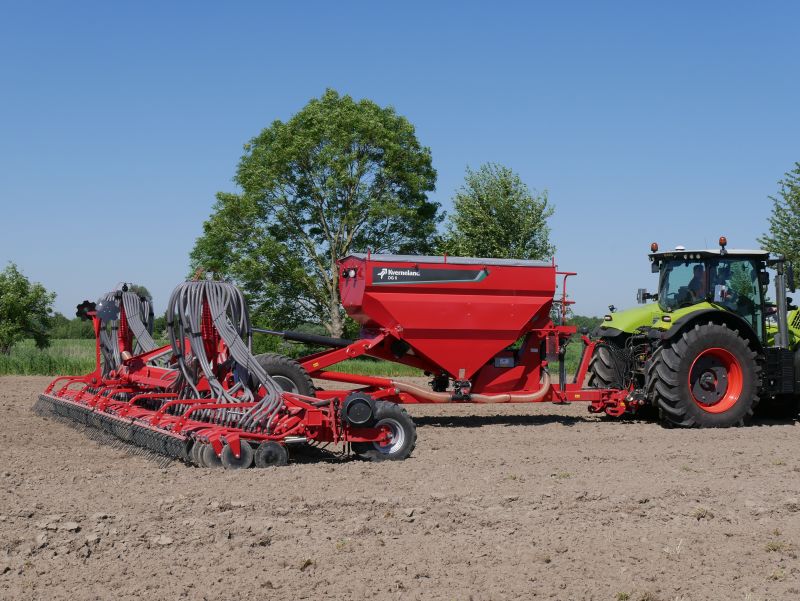 Kverneland DG2 High Capacity Pneumatic Seed Drill, superior depth control and high performance on field