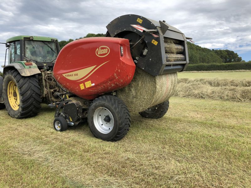 Fixed Chamber round balers - VICON FIXBALE 500, specialist baler for heavy silage conditions with low power requirments for efficient operation