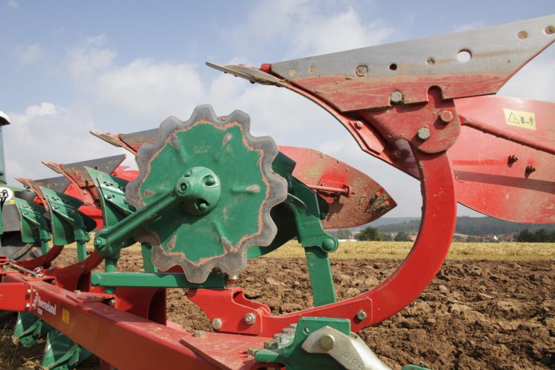 Kverneland 150 B, easy adjustments, low lift requirments