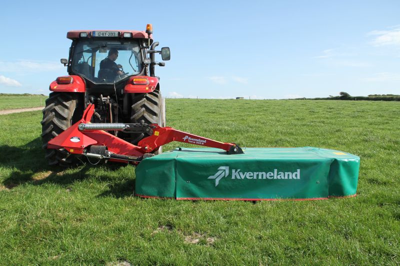 Kverneland 2800 M, Centre mounted disc mower, tractors with 40 hp