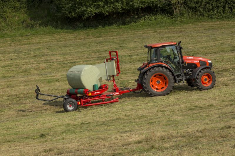 Round Bale Wrappers - Kverneland 7730, made for smaller tractors but still fully atuomatic