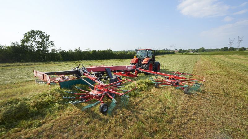 Four rotor rakes - Kverneland 95130 C - 95130 C, made for handling though operations and changing crop intense