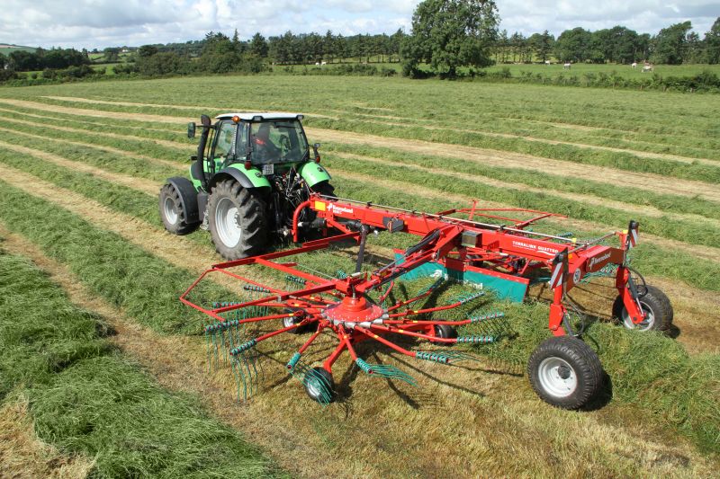 Double Rotor Rakes - Kverneland 9580 C - 9584 C - 9590 C Hydro, heavy duty rakes which performs in the toughest conditions