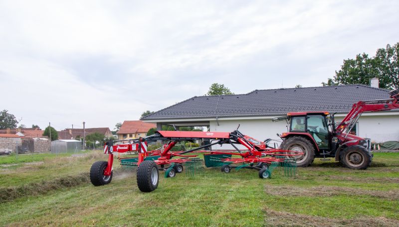 Double rotor rakes - Kverneland 9670, operating comfort, flexible and compact during transport and storage