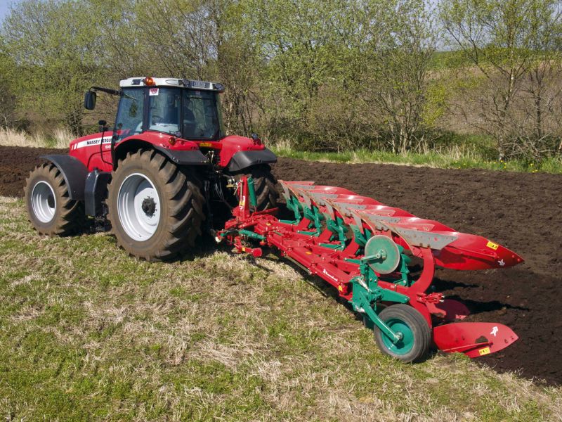 Reversible Mounted Ploughs - Kverneland ES-LS, unique steel treatment provides great life time and makes it easy in use during operation