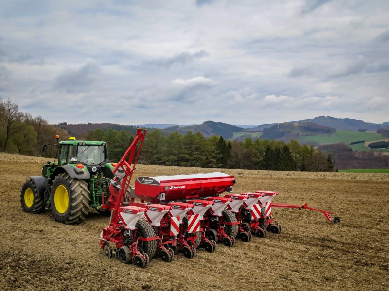 Kverneland optima TFprofi, high performance and reduced tractor power requirement