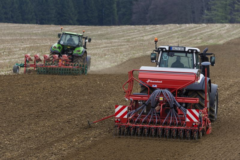 Kverneland e-drill maxi pluss, combined grain and fertilizer model