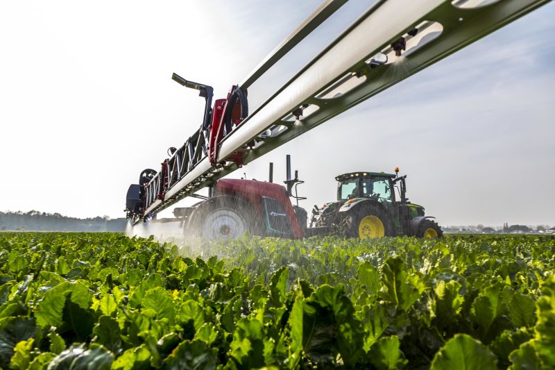 Kverneland iXtrack T3, compact sprayer, stable and precise with intelligent technology