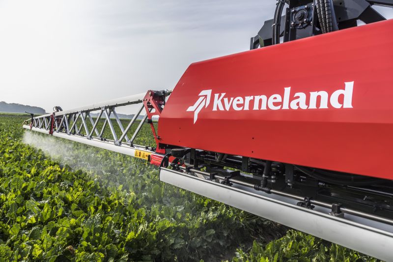 Kverneland iXtrack T3, compact sprayer, stable and precise with intelligent technology