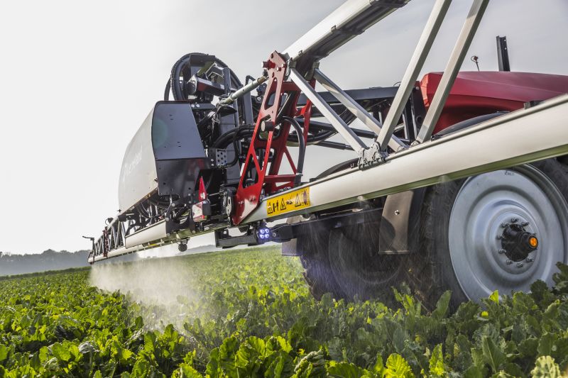 Kverneland iXtrack T3, compact sprayer, stable and precise with intelligent technology