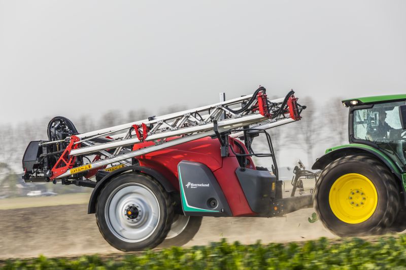 Kverneland iXtrack T3, compact sprayer, stable and precise with intelligent technology