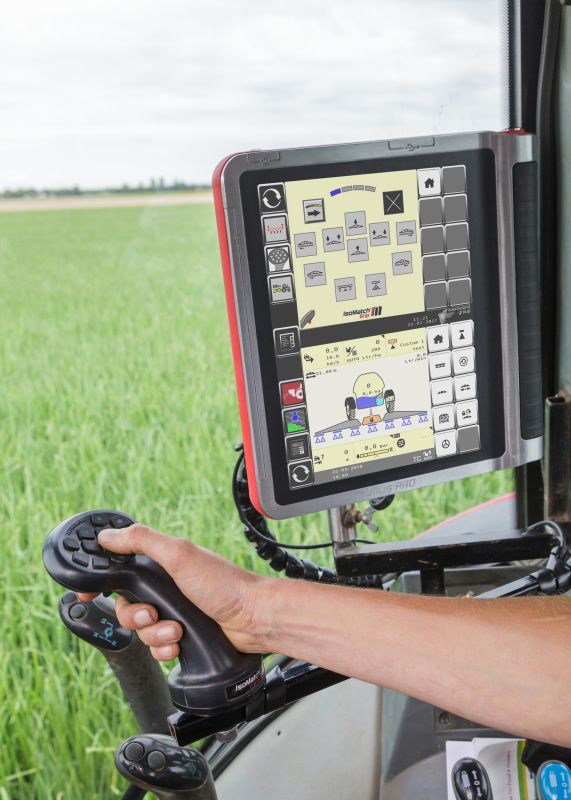 Kverneland iXtrack T3, compact sprayer, stable and precise with intelligent technology