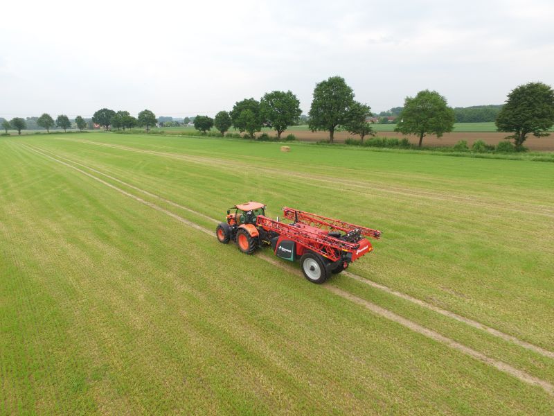 Kverneland iXtrack T4, effective, precise, stable and easy on field