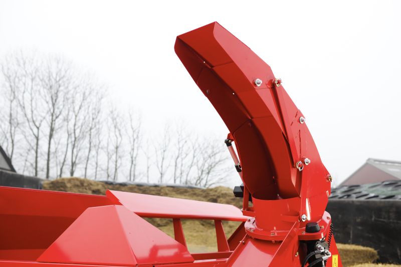 Bale Choppers - Feeders, Kverneland 853, high blowing performance during operation, also a strong package of new features