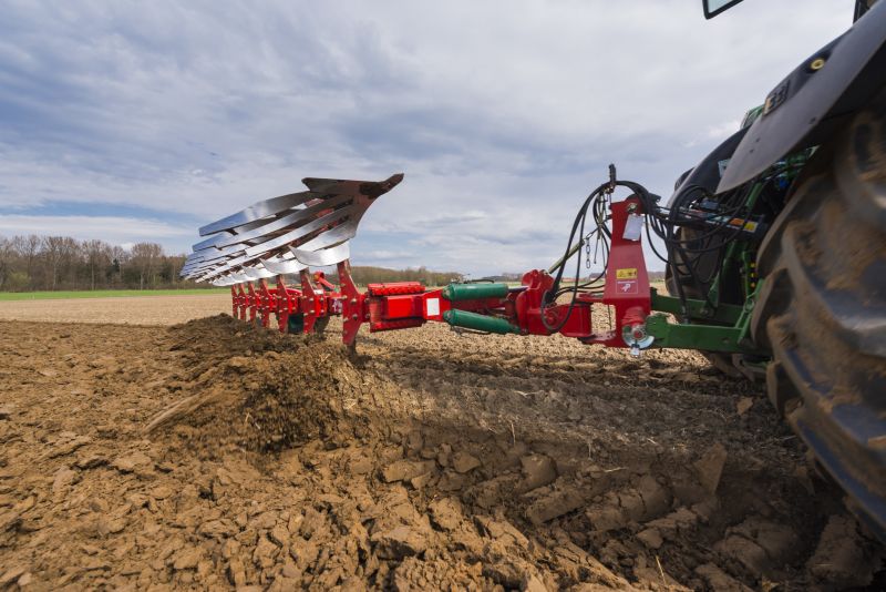 Kverneland PG RG, Kverneland Vari-Width® system, easy in use while ploughing and adjusting