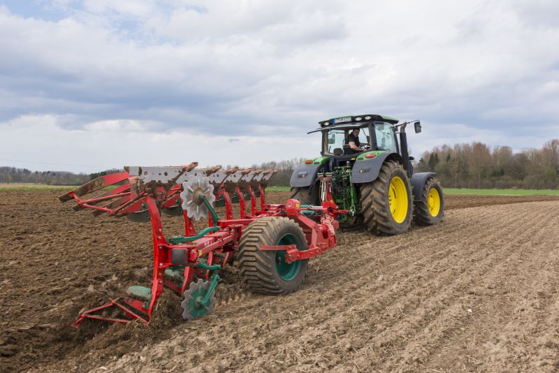 Kverneland PG RG, Kverneland Vari-Width® system, easy in use while ploughing and adjusting