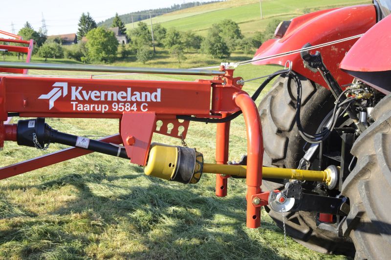 Double Rotor Rakes - Kverneland 9580 C - 9584 C - 9590 C Hydro, heavy duty rakes which performs in the toughest conditions