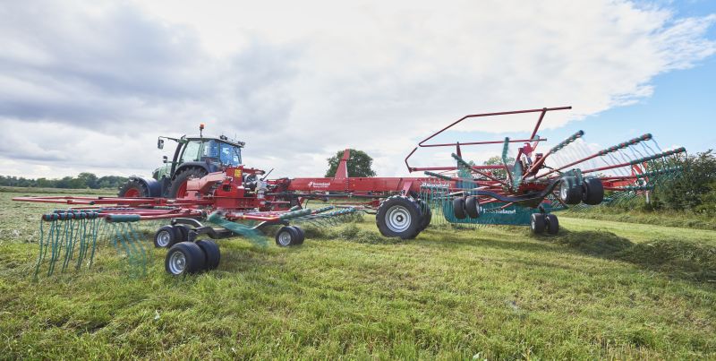 Four Rotor Rakes - Kverneland 97150 C, optimal ground pressure with high output and capacity