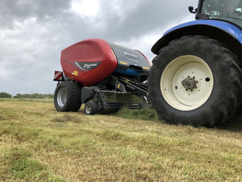 Fixed Chamber Round Balers - Kverneland 6500 F, full roller with high performance for heavy silage conditions