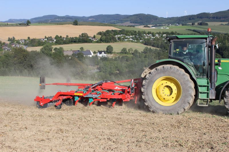Kverneland Enduro, performing powerful and efficient on field