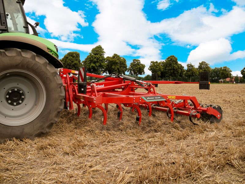 Kverneland Enduro, performing powerful and efficient on field