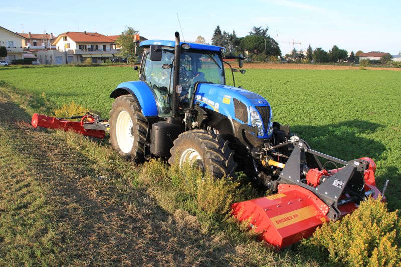 Choppers - VICON BROMEX PF, versatile machinel for clearing out field edges – versatile use also for road maintenance