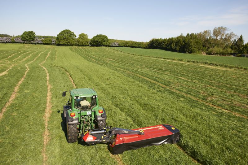 Plain Mowers - VICON EXTRA 328 - 332 - 336 - 340 - REAR MOUNTED DISC MOWERS, vertical and safe transportation, attractive for smaller farms