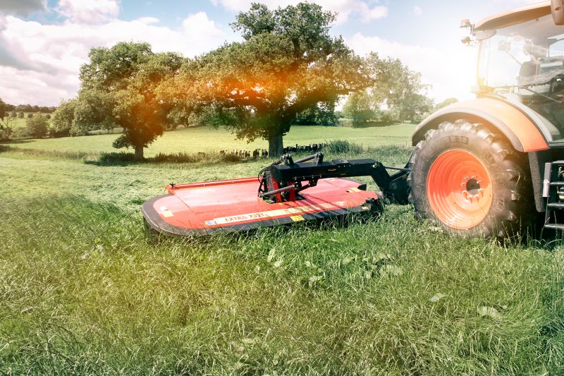 Mower Conditioners - VICON EXTRA 736T VARIO- REAR MOUNTED MOWER CONDITIONERS, Machine of the year 2017, optimal ground preasure and vertical transport solution for safe and efficient movement