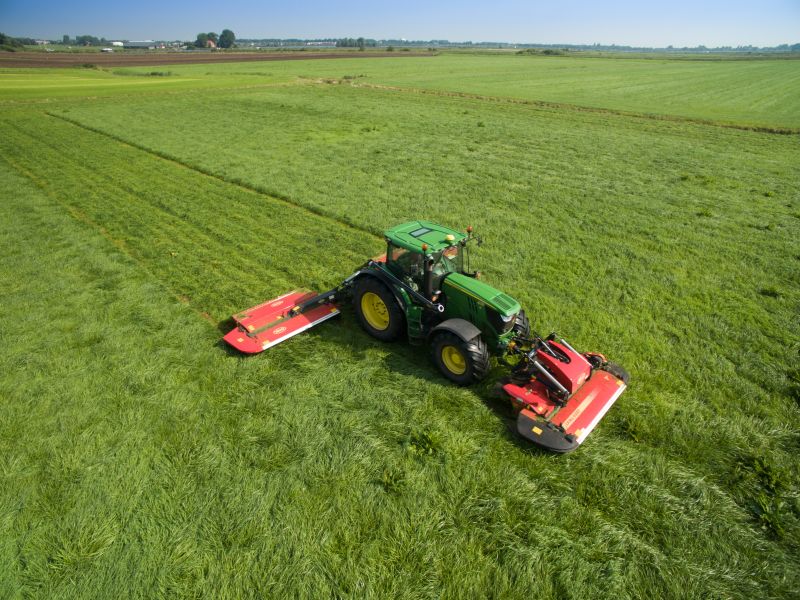 Mower Conditioners - Vicon EXTRA 687T - Efficient Butterfly Mower Combination, low weight with tripple mower conditions for high efficiency during field operation