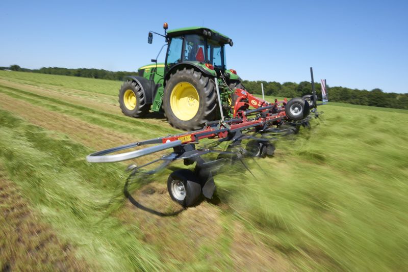 mounted tedders - VICON FANEX 554-684-764-904-1124, Central adjustment for border spreading keeping the crop inside the field.