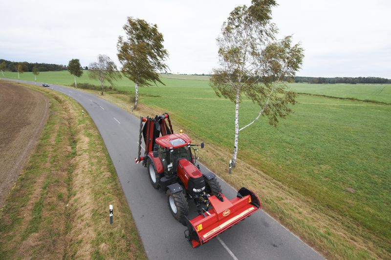 Plain Mowers - VICON EXTRA 324F ALPIN - FRONT MOUNTED ALPINE DISC MOWER, made for mountain regions and hilly conditions with its stable gravity point and excellent visibility