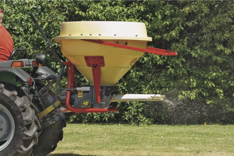 pendulum spreaders - vicon superflow ps225 multi-functional spreader, compact and optimal for small fields and areas