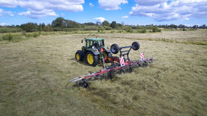 Tedders, Trailed - VICON FANEX 904C - 1124C, purpose-built for smaller tractor but will also operate with larger ones